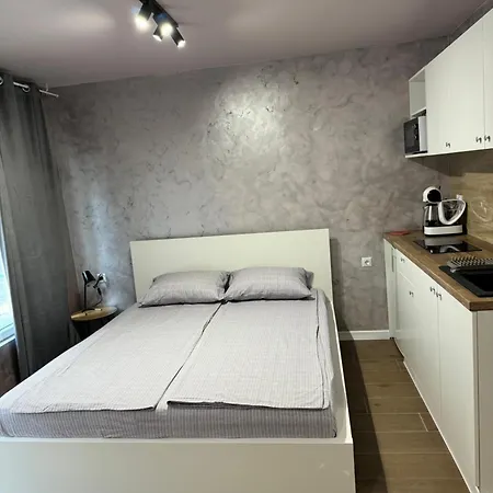 Markoni 6 Apartament *